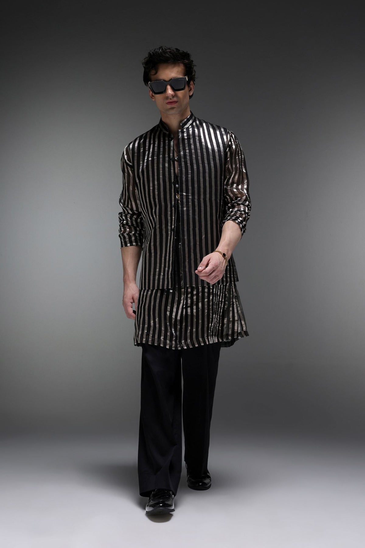 Loom - Hand Embroidered Designer Bundi With Kurta - Black