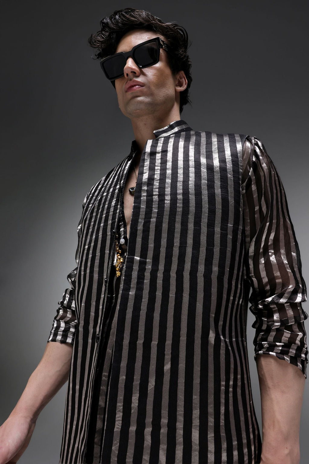 Loom - Hand Embroidered Designer Bundi With Kurta - Black