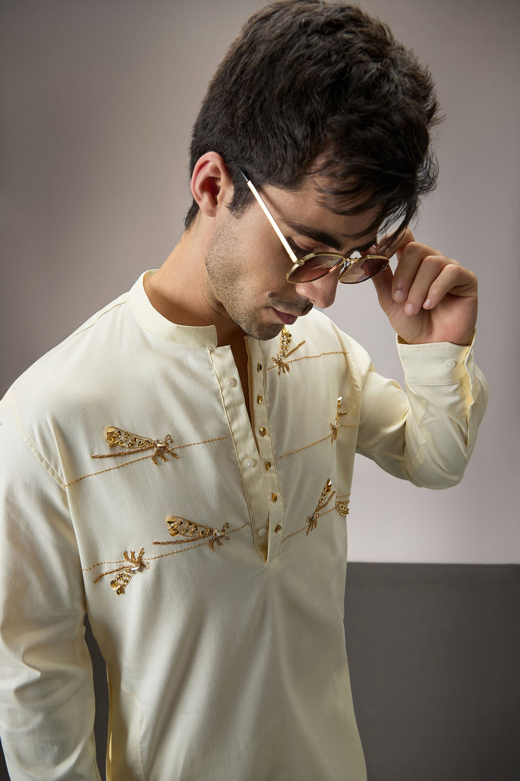 Dameslfly (Dragonfly) Hand Embroidered Designer Kurta - Ivory