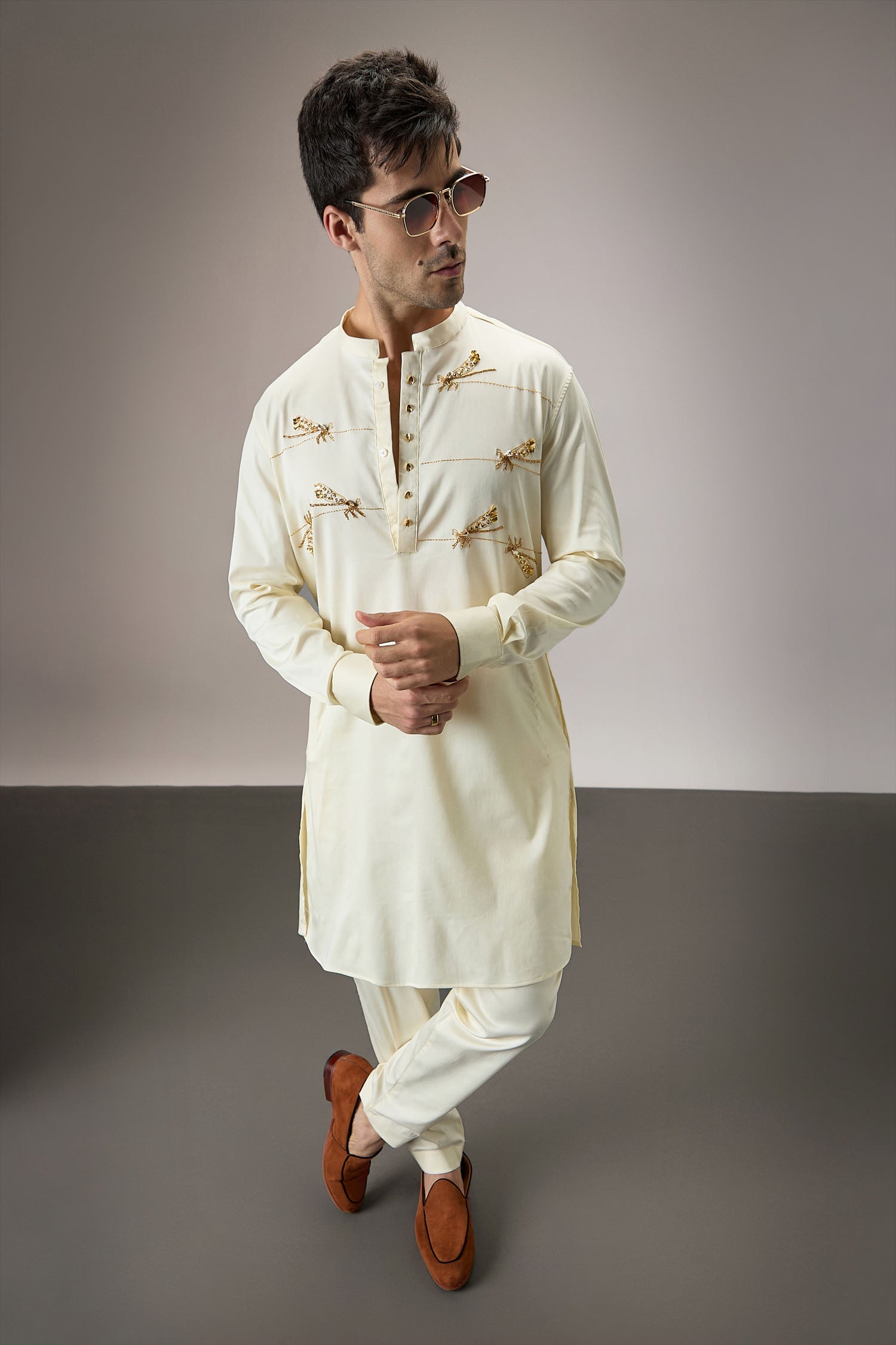 Dameslfly (Dragonfly) Hand Embroidered Designer Kurta - Ivory