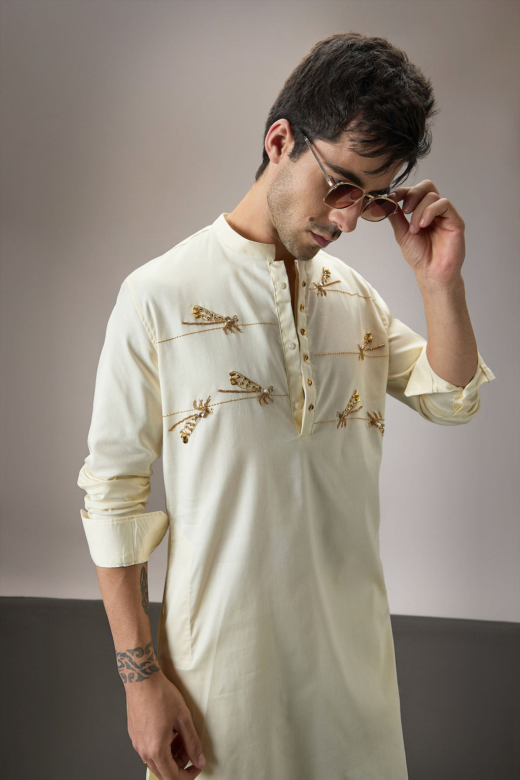 Dameslfly (Dragonfly) Hand Embroidered Designer Kurta - Ivory