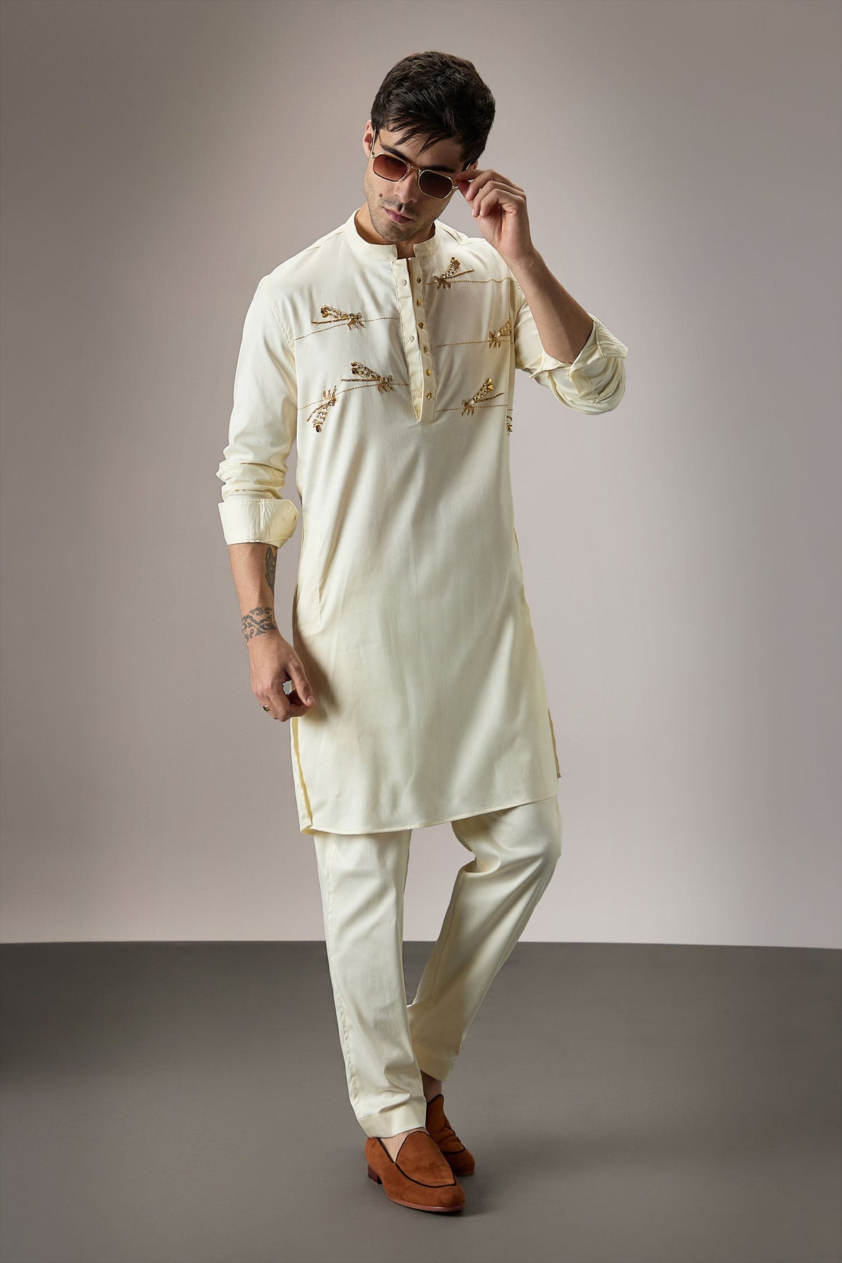 Dameslfly (Dragonfly) Hand Embroidered Designer Kurta - Ivory