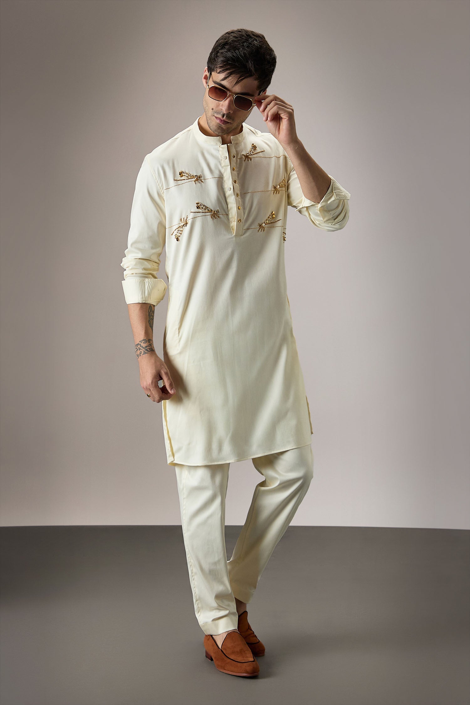 Dameslfly (Dragonfly) Hand Embroidered Designer Kurta - Ivory