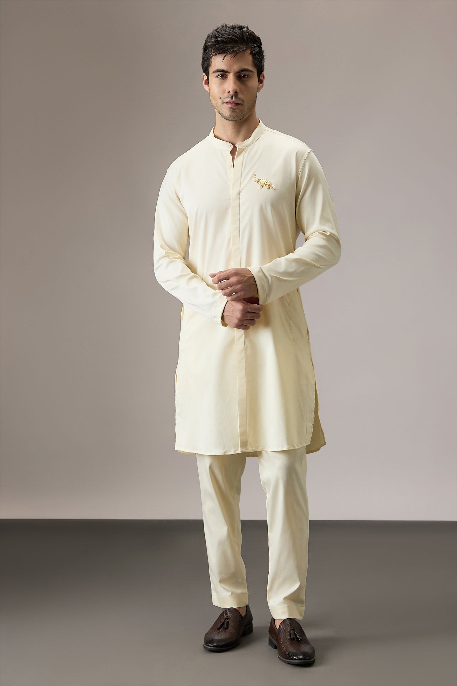Mere Yaar Ki Shaddi Hai- Hand Embroidered Designer Kurta - Ivory