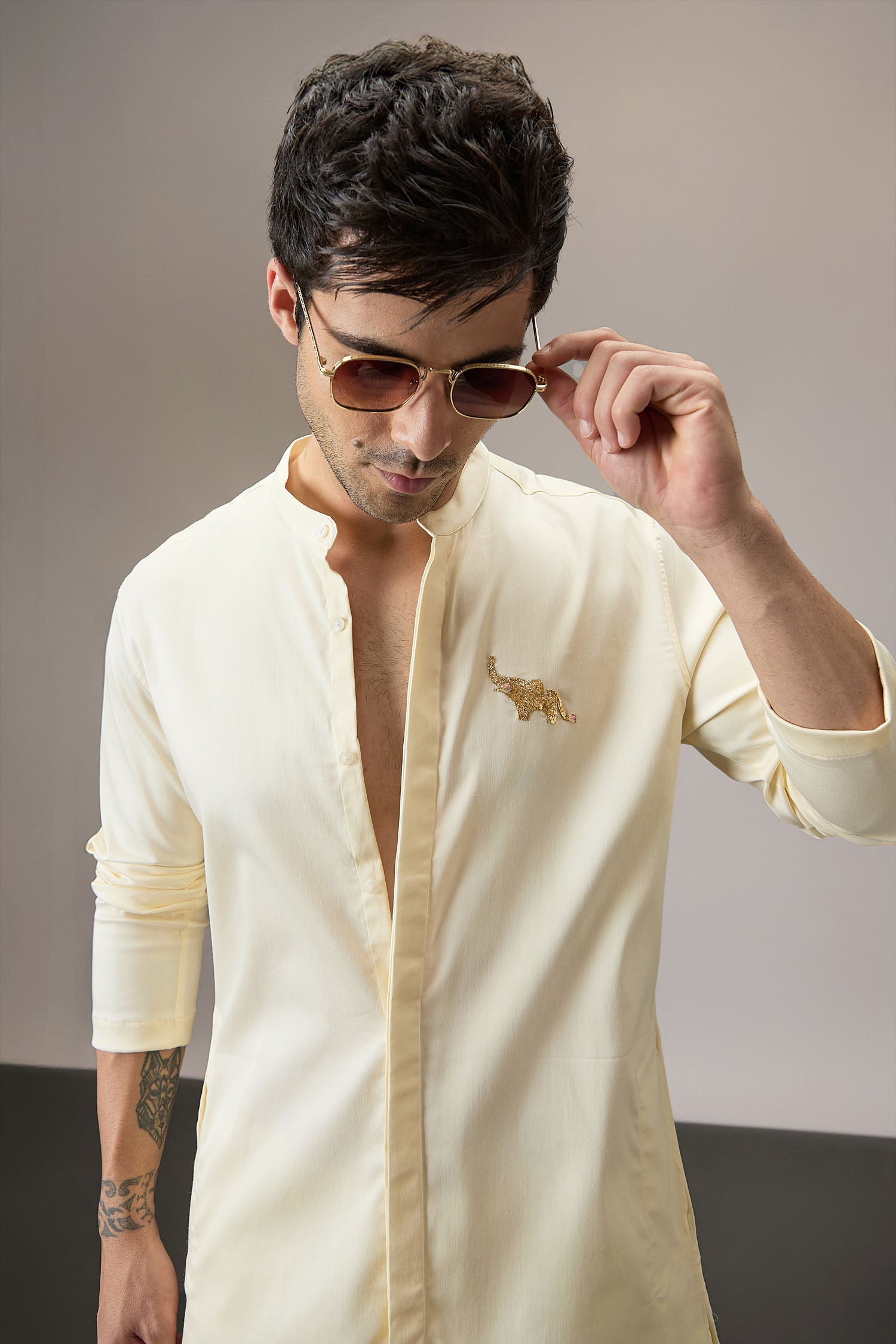 Mere Yaar Ki Shaddi Hai- Hand Embroidered Designer Kurta - Ivory
