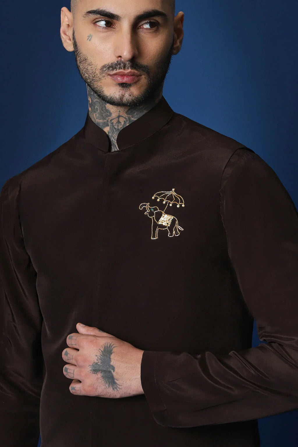 Swaagat Nahin Karoge Humara Hand Embroidered Bundi Set - Brown