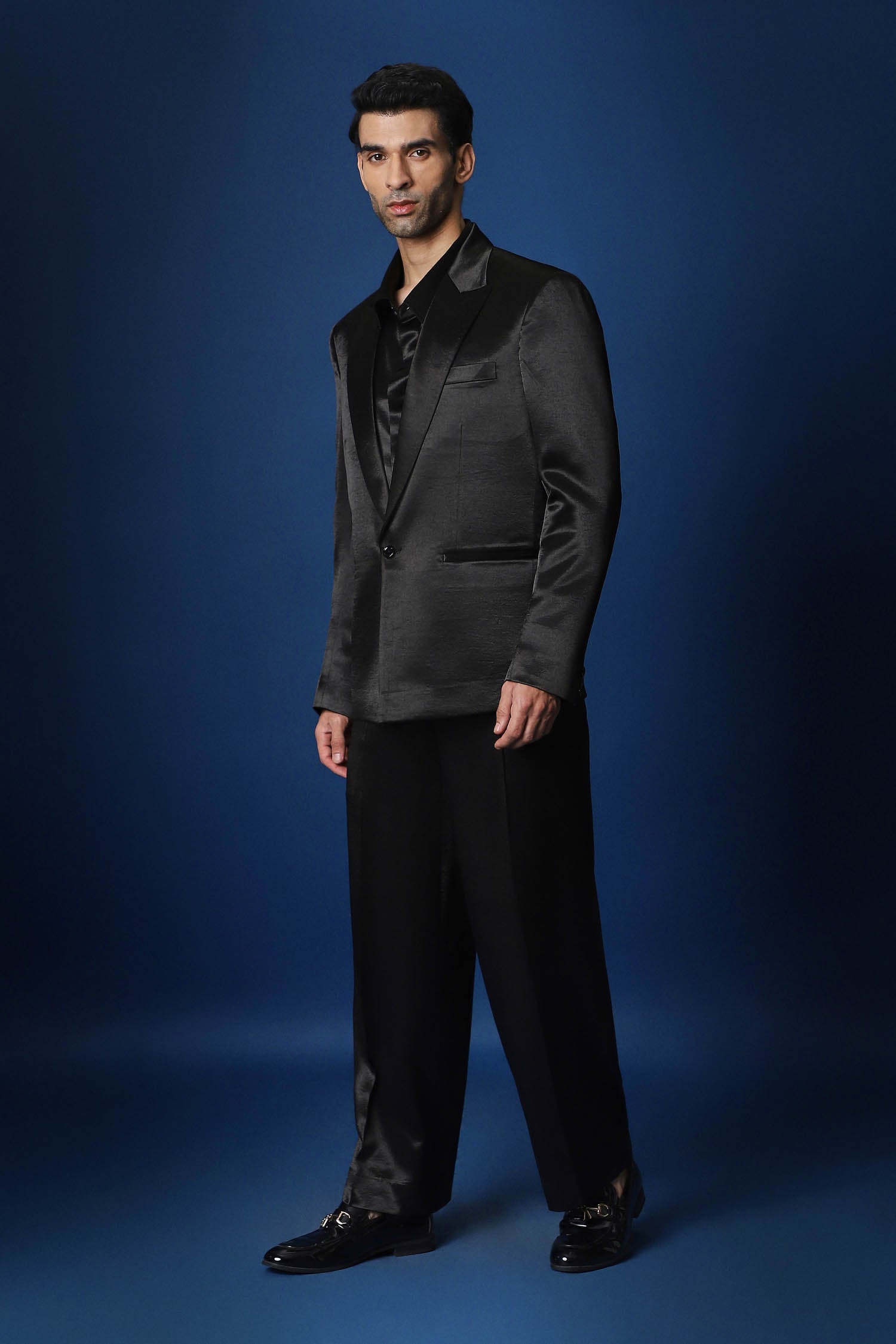 Tuxedo - Black / Relaxed Fit