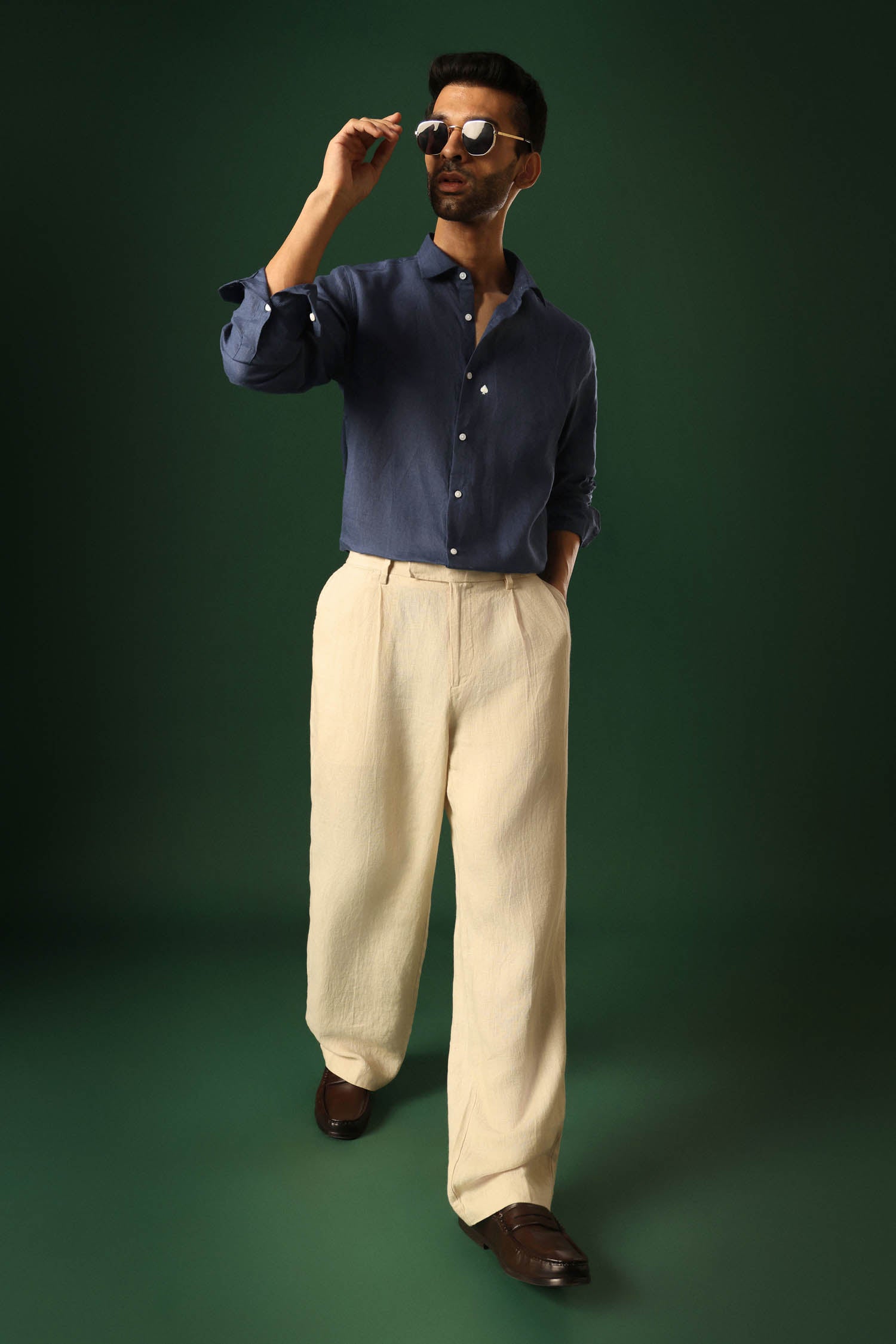 Spade Hand Embroidered Irish Linen Shirt - Navy